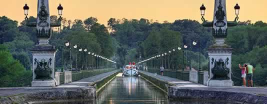 self drive canal boats Briare