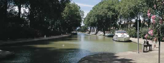 self drive canal boats Port Cassafières